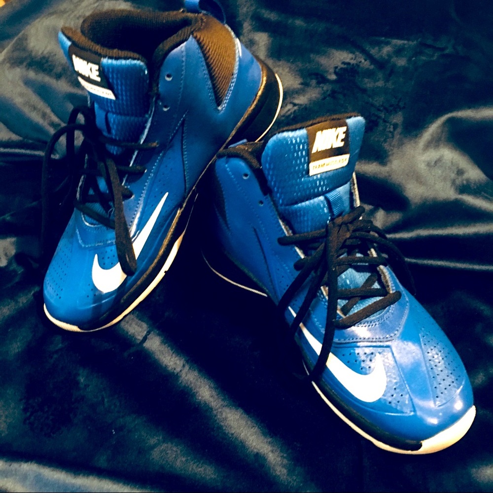 Royal blue NIKE HUSTLE 07